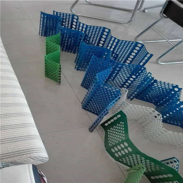 泓宸輝90寬防風(fēng)網(wǎng)墻 裝飾弧形抑塵網(wǎng) 砂石防塵網(wǎng)蝶形沖孔板