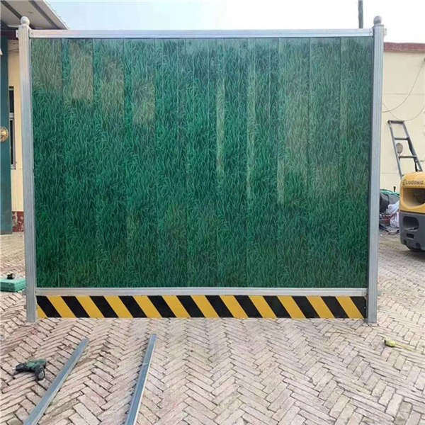 黑黃擋板彩鋼板 開發(fā)區(qū)城區(qū)新市區(qū)圍擋 泓宸輝建筑工程護欄