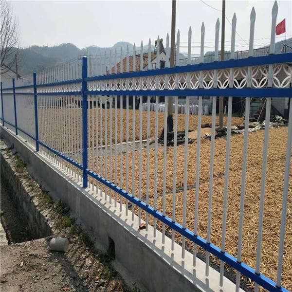 泓宸輝金屬鋅鋼護(hù)欄 庭院隔離別墅鋅鋼柵欄 學(xué)校圍欄網(wǎng) 不易生銹